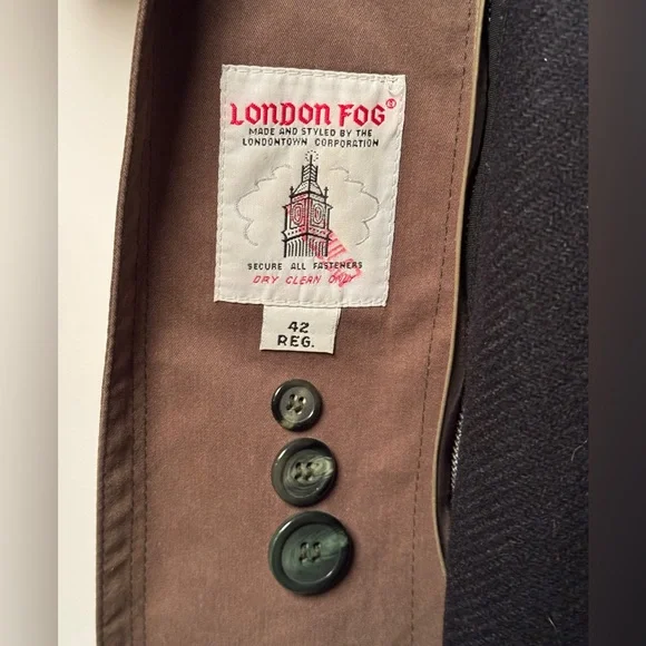 Vintage 1990s London Fog raincoat - Picture 4 of 7
